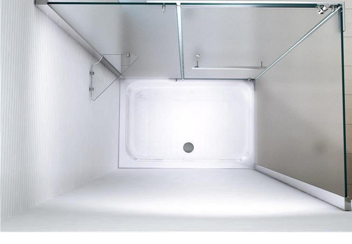 Draufsicht Duschkabine Kazumi mit Stabilisatoren und Wandprofilen